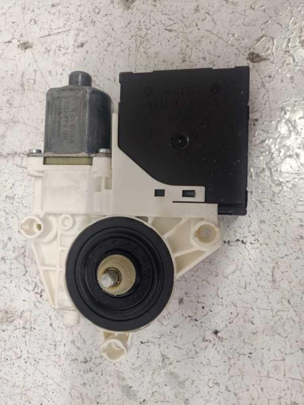 MOTEUR LEVE VITRE AVANT GAUCHE VW GOLF 6 2008-2013 - Vue 2